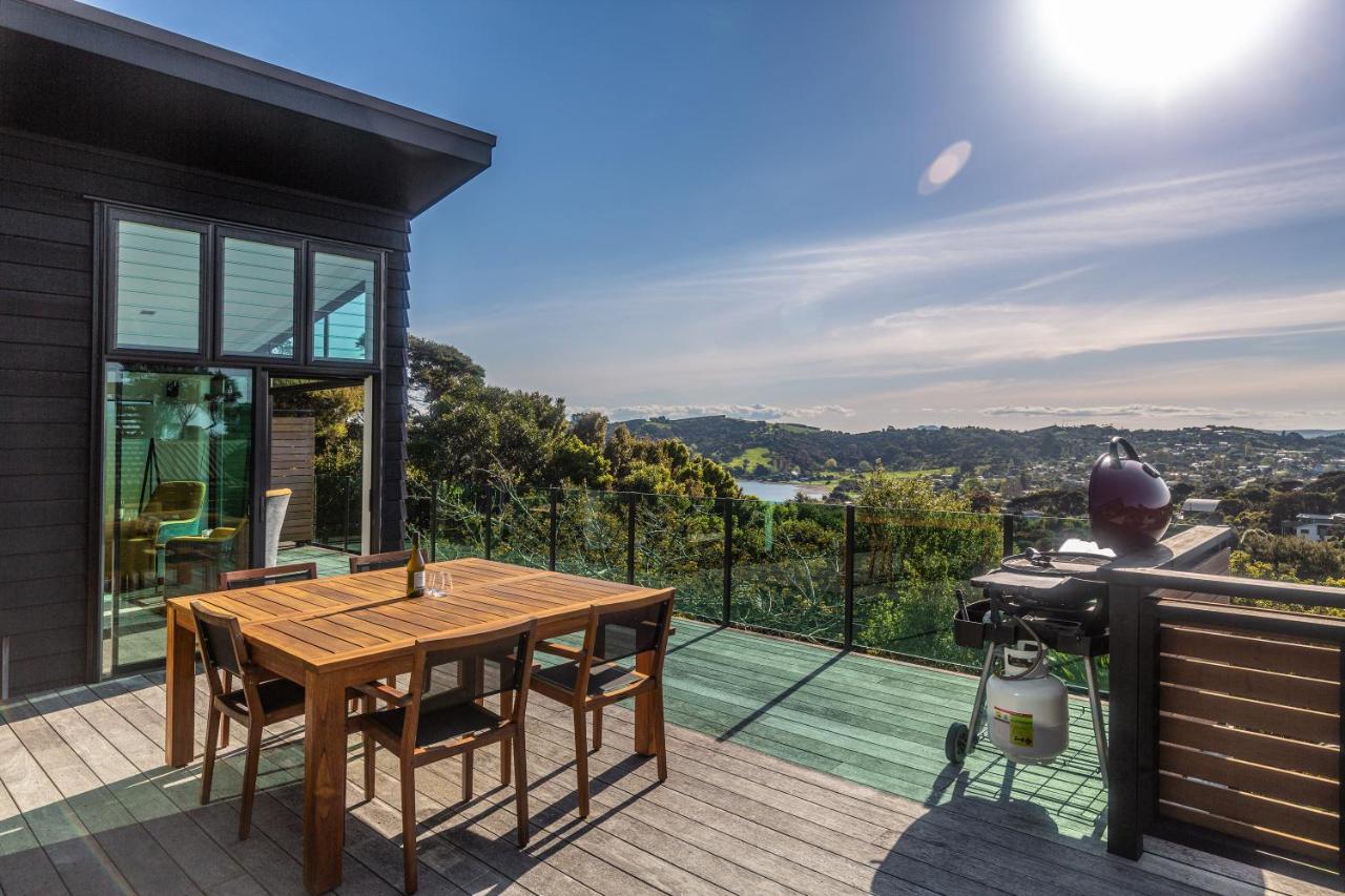 Вилла Taonga With Sea Views By Waiheke Unlimited Oneroa Экстерьер фото