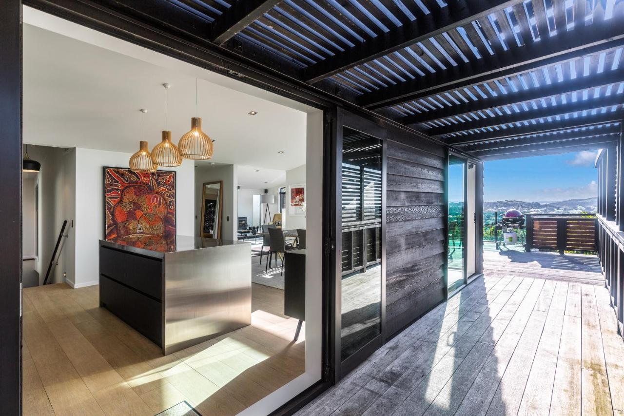 Вилла Taonga With Sea Views By Waiheke Unlimited Oneroa Экстерьер фото